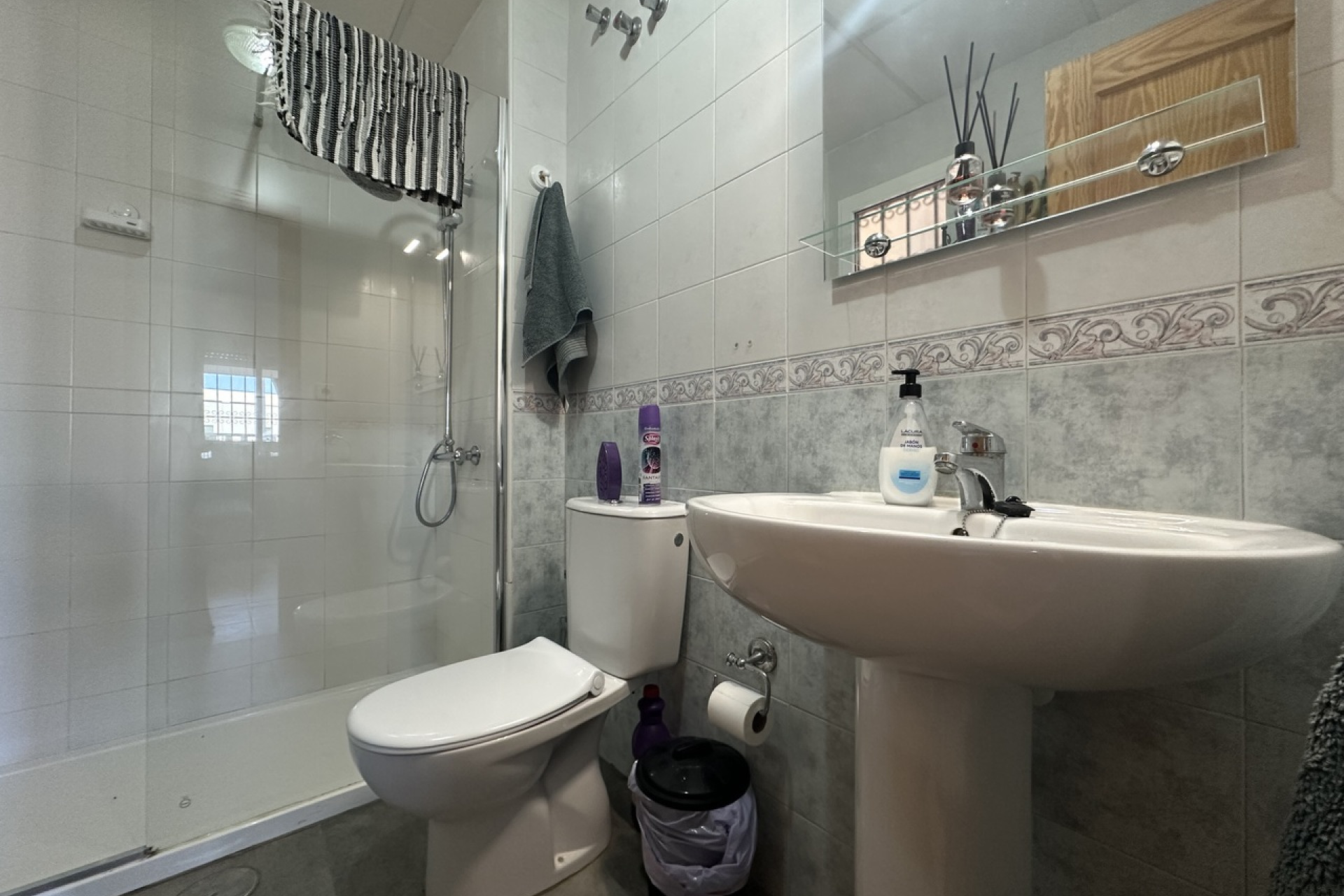 Herverkoop - Plat -
La Zenia