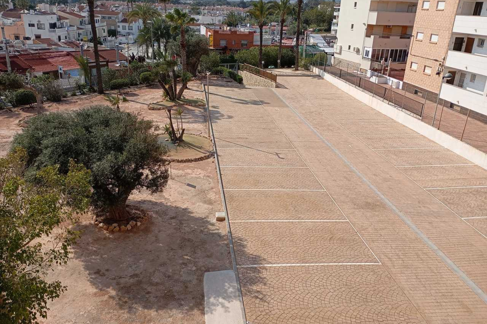Herverkoop - Plat -
Mil Palmeras - Costa Blanca