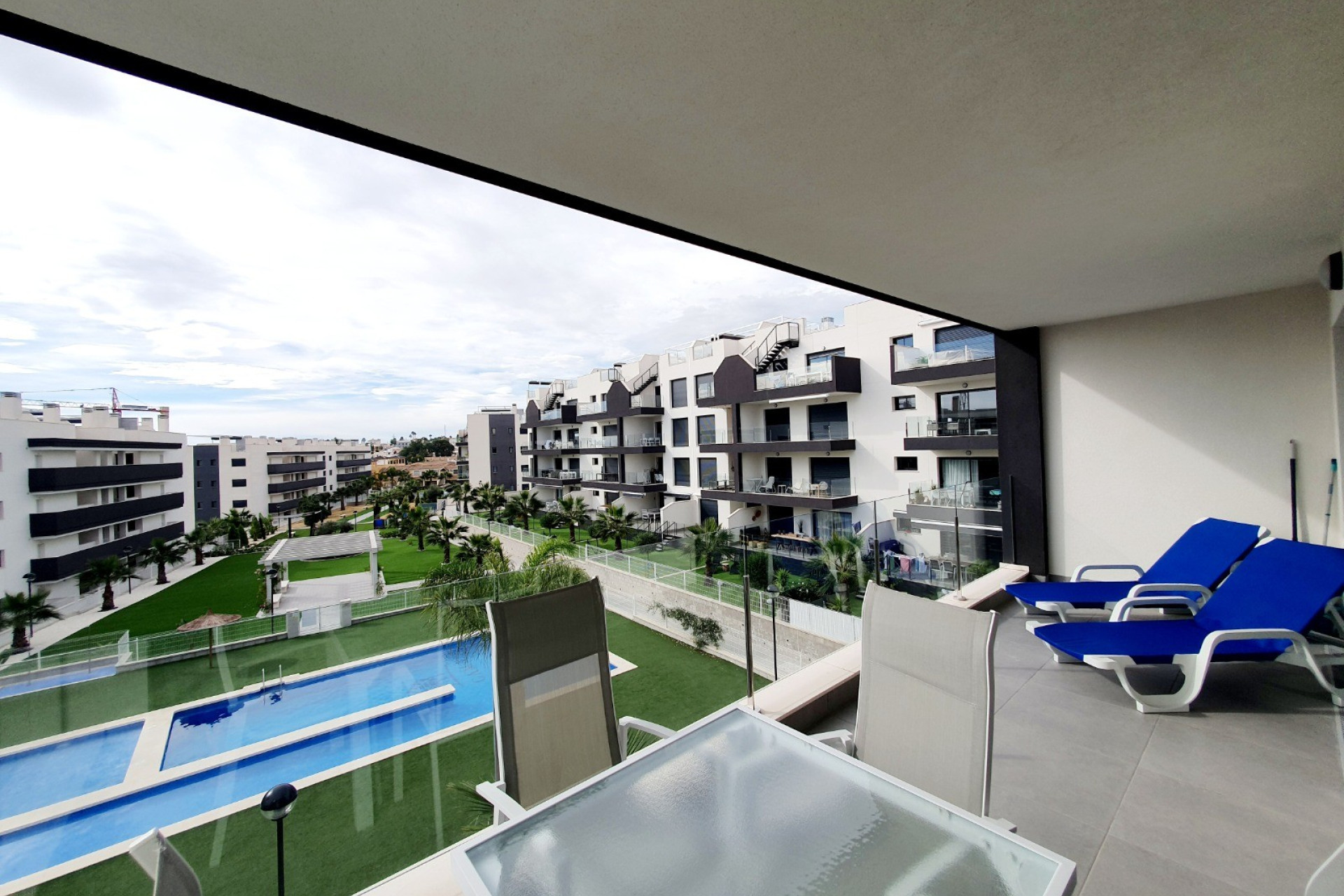 Herverkoop - Plat -
Orihuela Costa - Costa Blanca