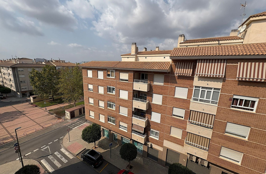 Herverkoop - Plat -
Petrer