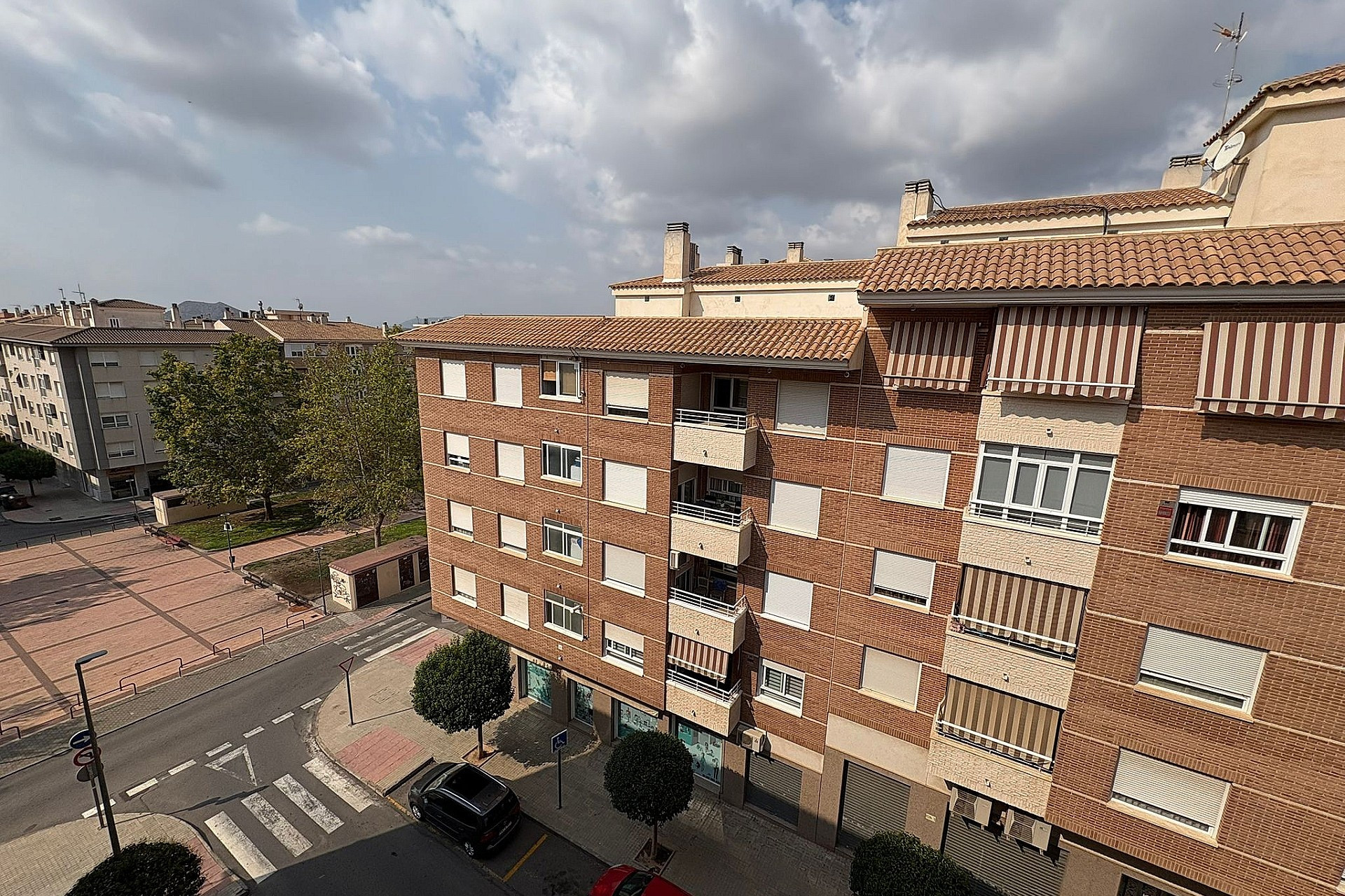 Herverkoop - Plat -
Petrer