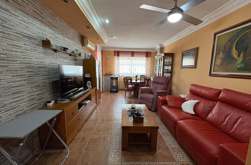 Herverkoop - Plat -
Petrer