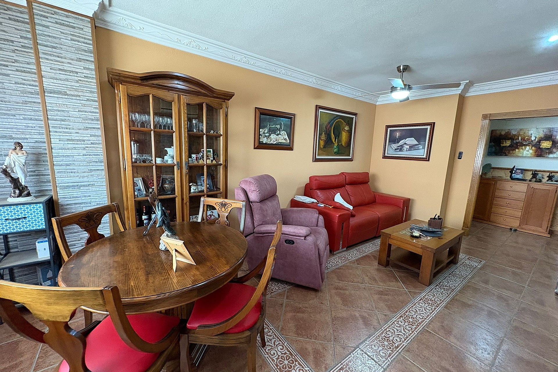 Herverkoop - Plat -
Petrer