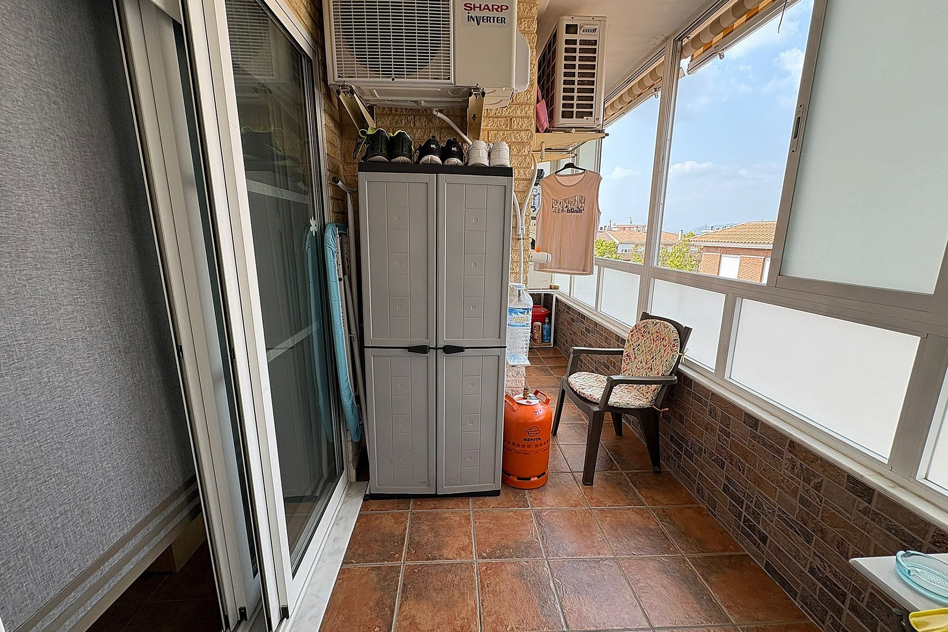 Herverkoop - Plat -
Petrer