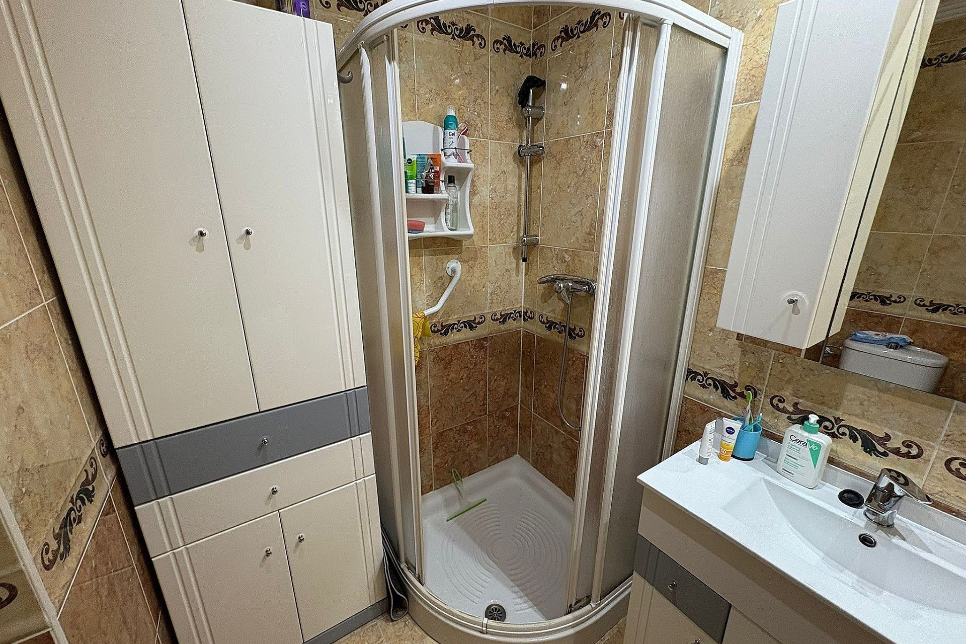 Herverkoop - Plat -
Petrer