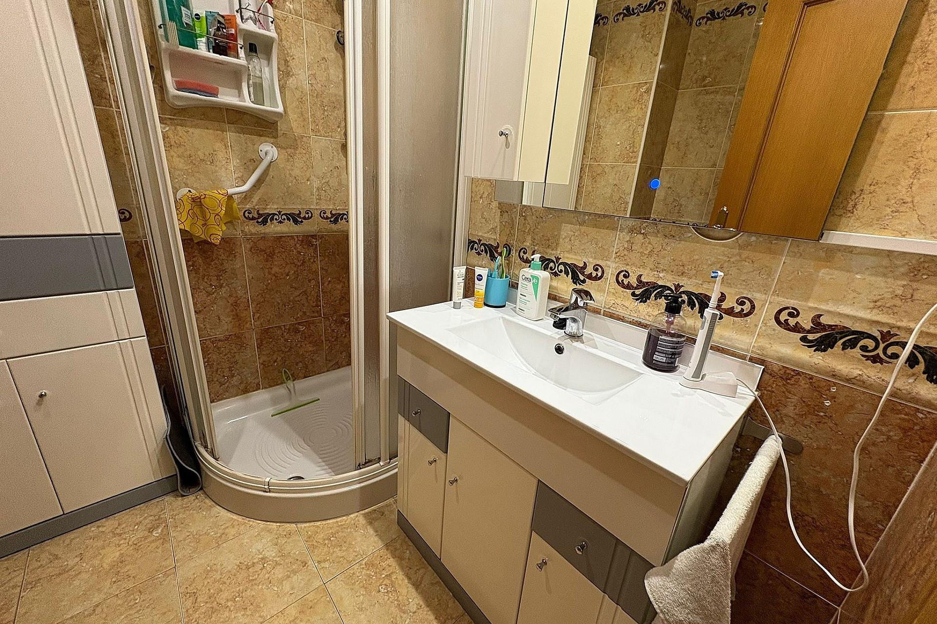 Herverkoop - Plat -
Petrer