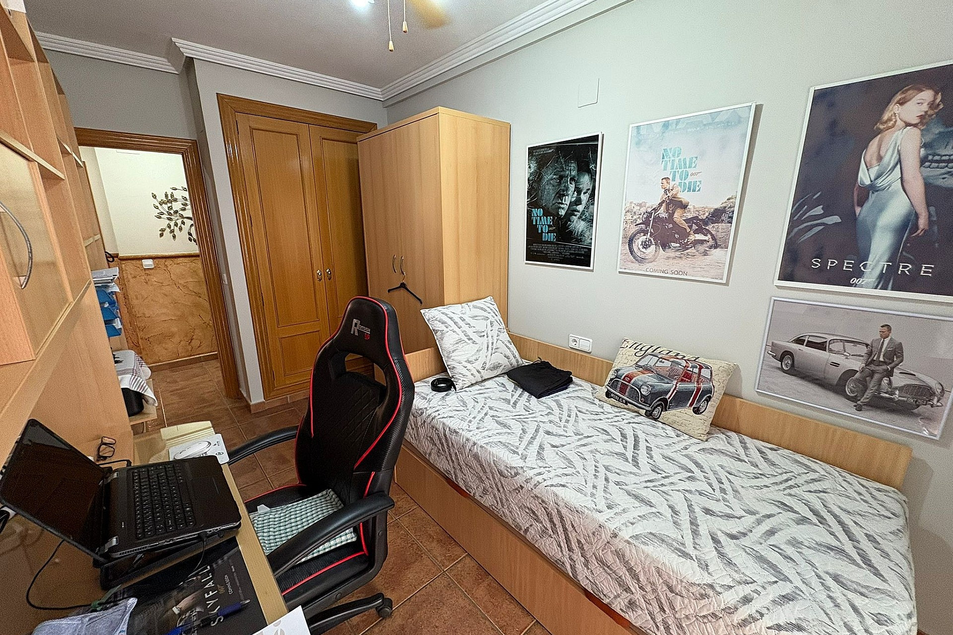 Herverkoop - Plat -
Petrer