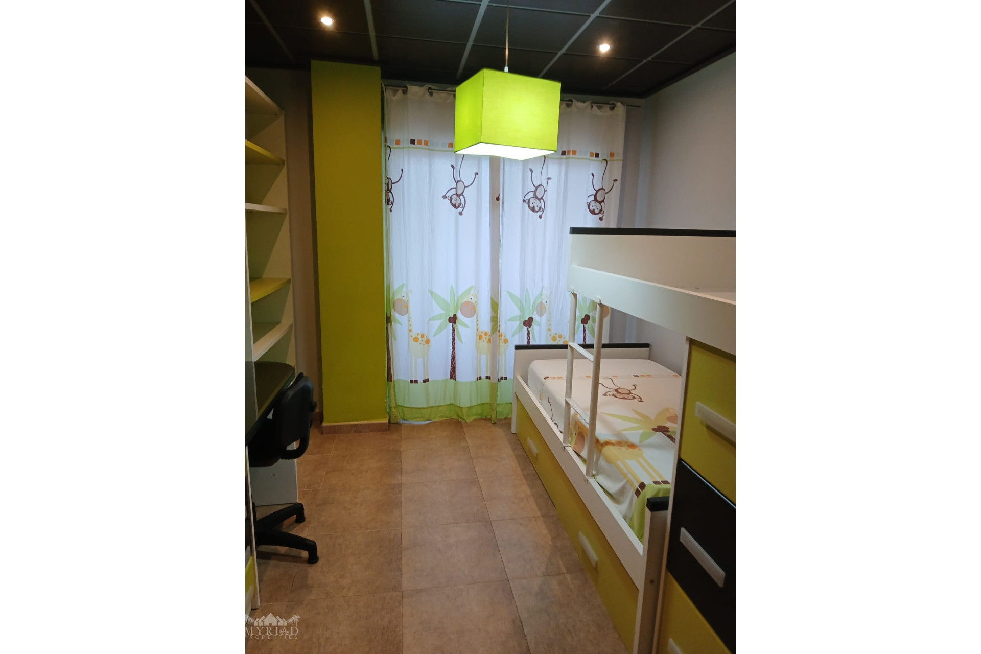 Herverkoop - Plat -
Pinoso - Pinoso Alicante