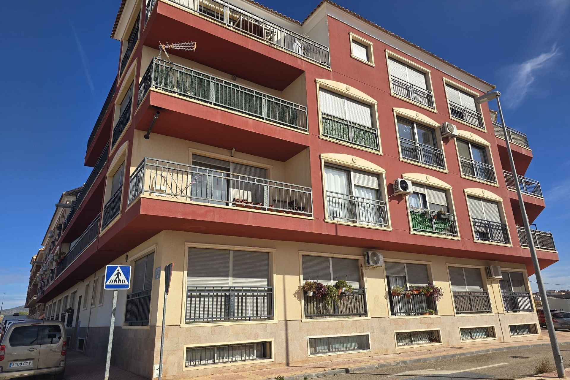 Herverkoop - Plat -
Pinoso