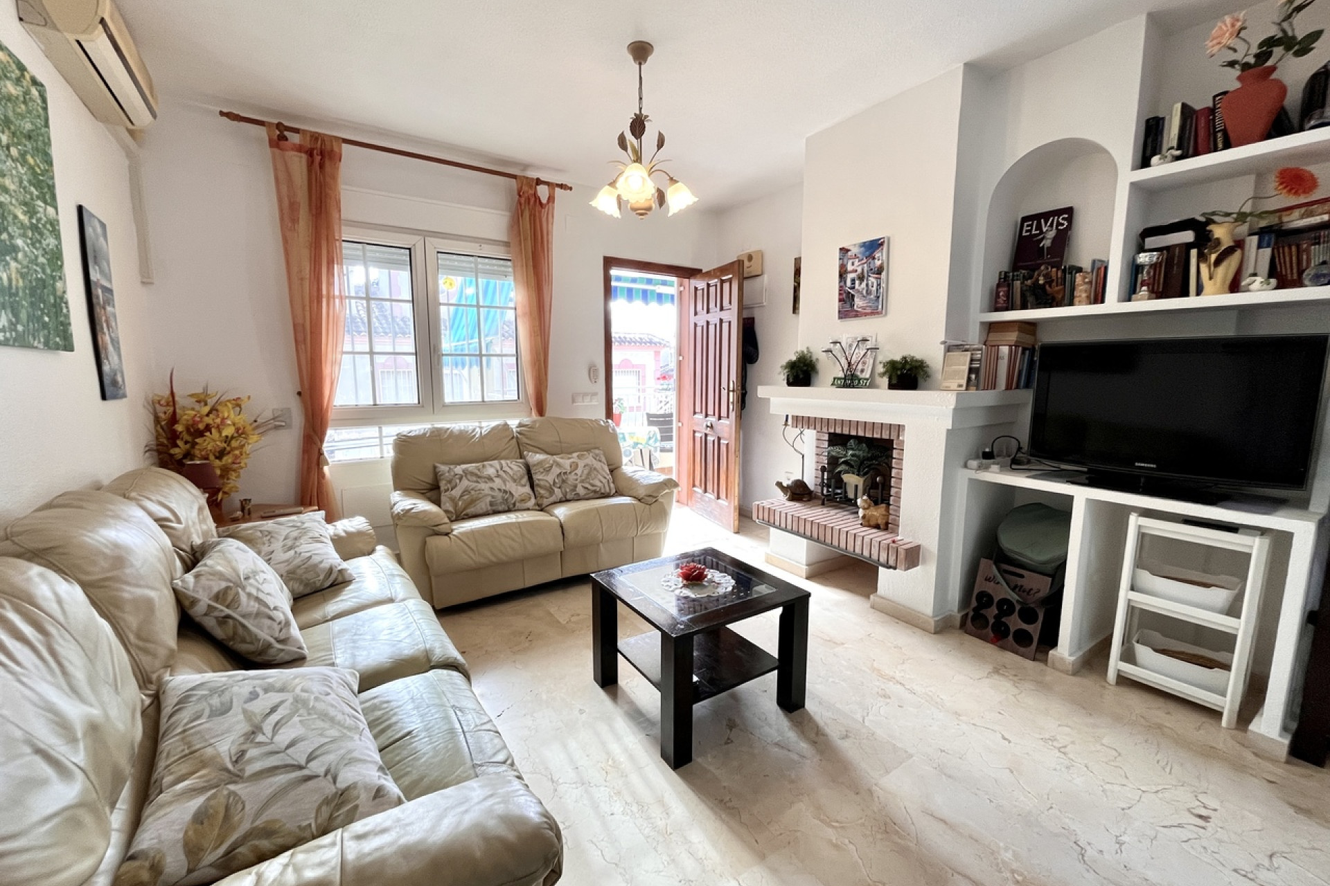 Herverkoop - Plat -
Playa Flamenca