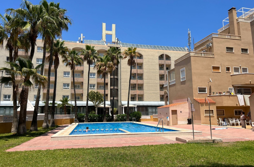 Herverkoop - Plat -
Punta Prima - Punta Prima Torrevieja