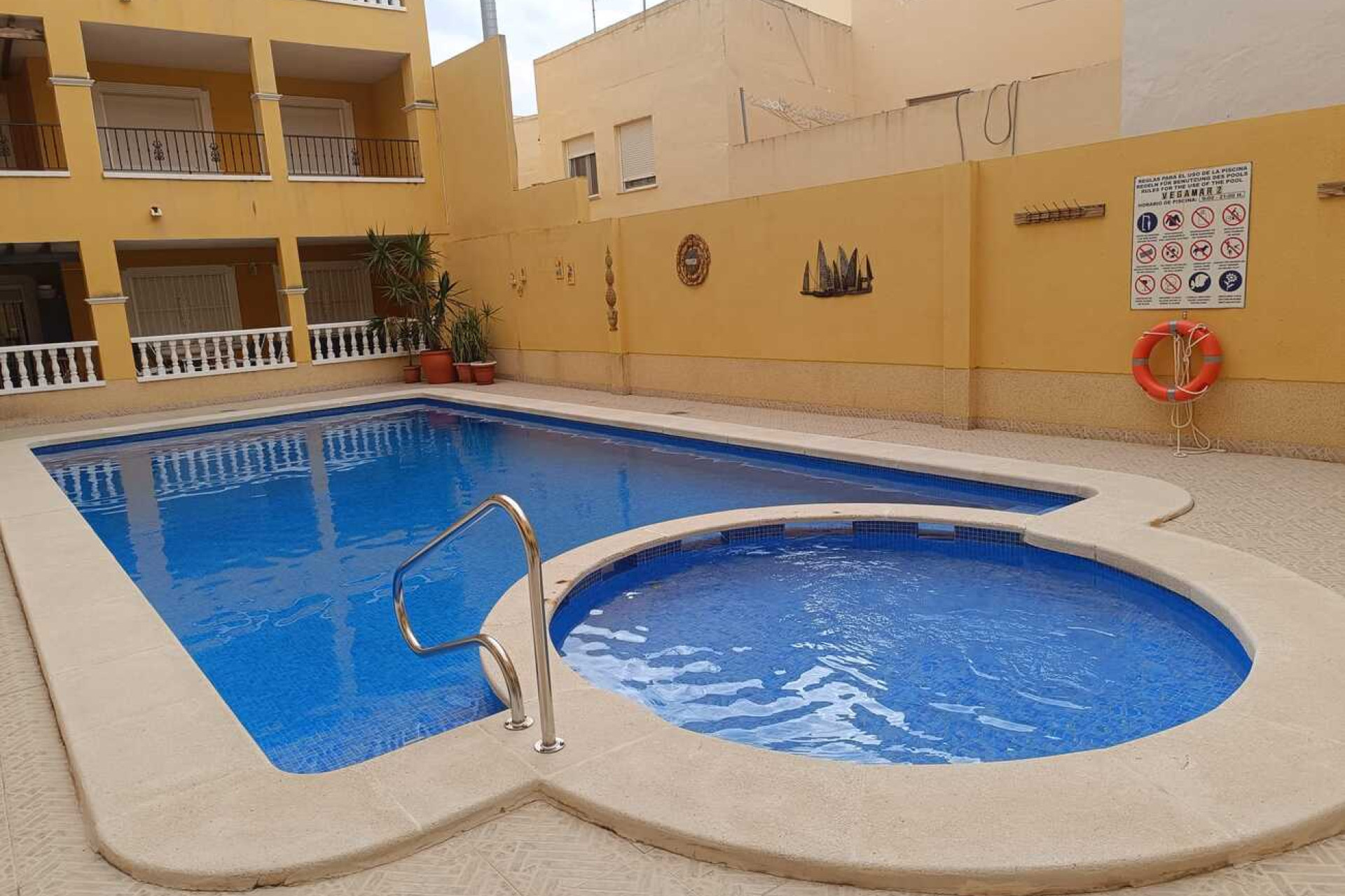 Herverkoop - Plat -
Rafal