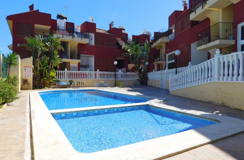 Herverkoop - Plat -
Torremendo