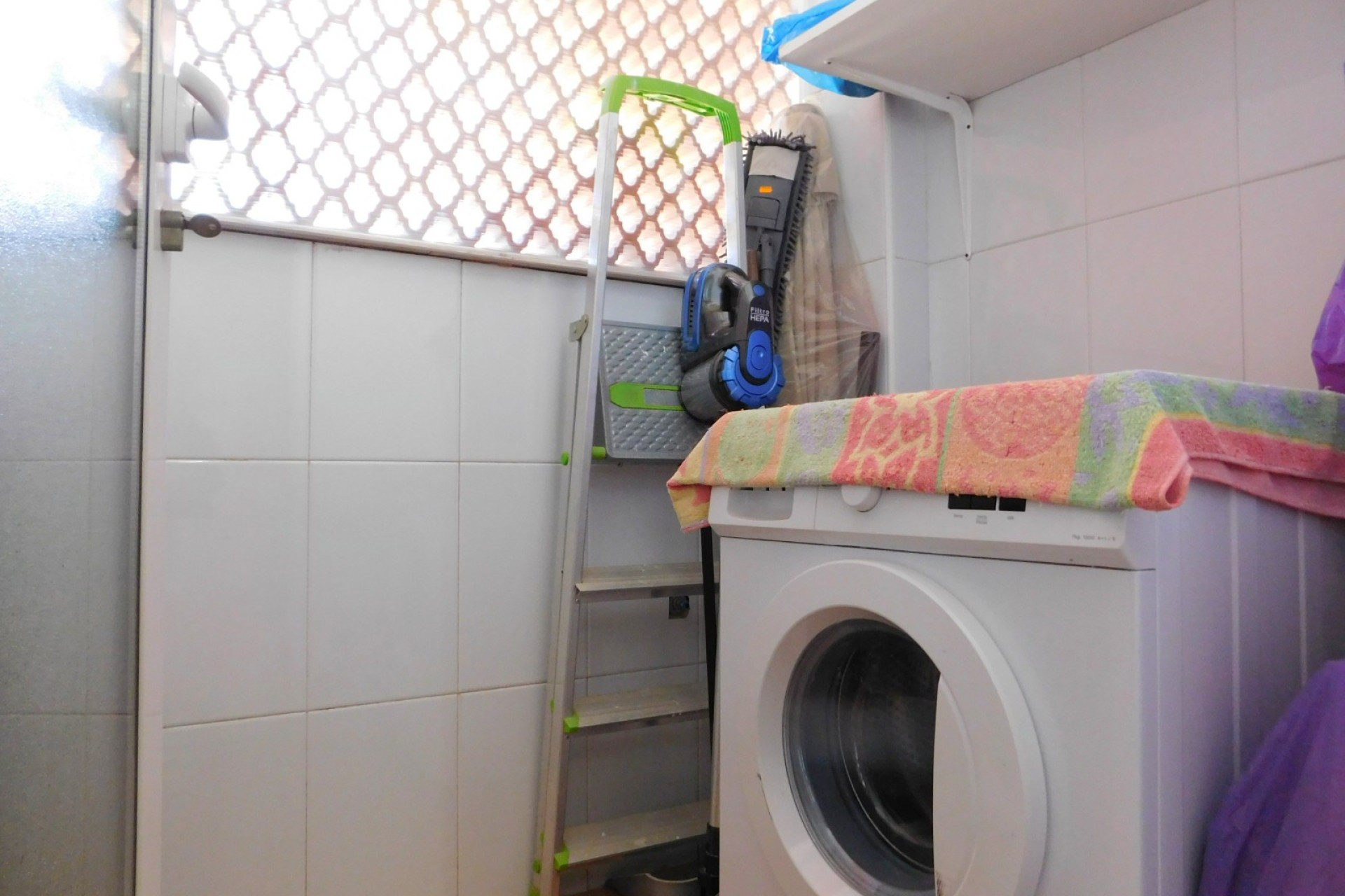 Herverkoop - Plat -
Torremendo