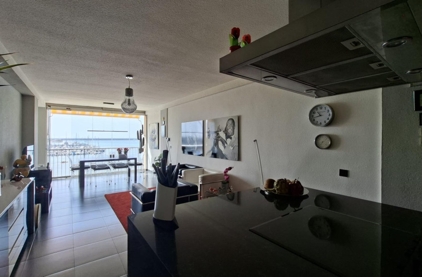Herverkoop - Plat -
Torrevieja - Acequion