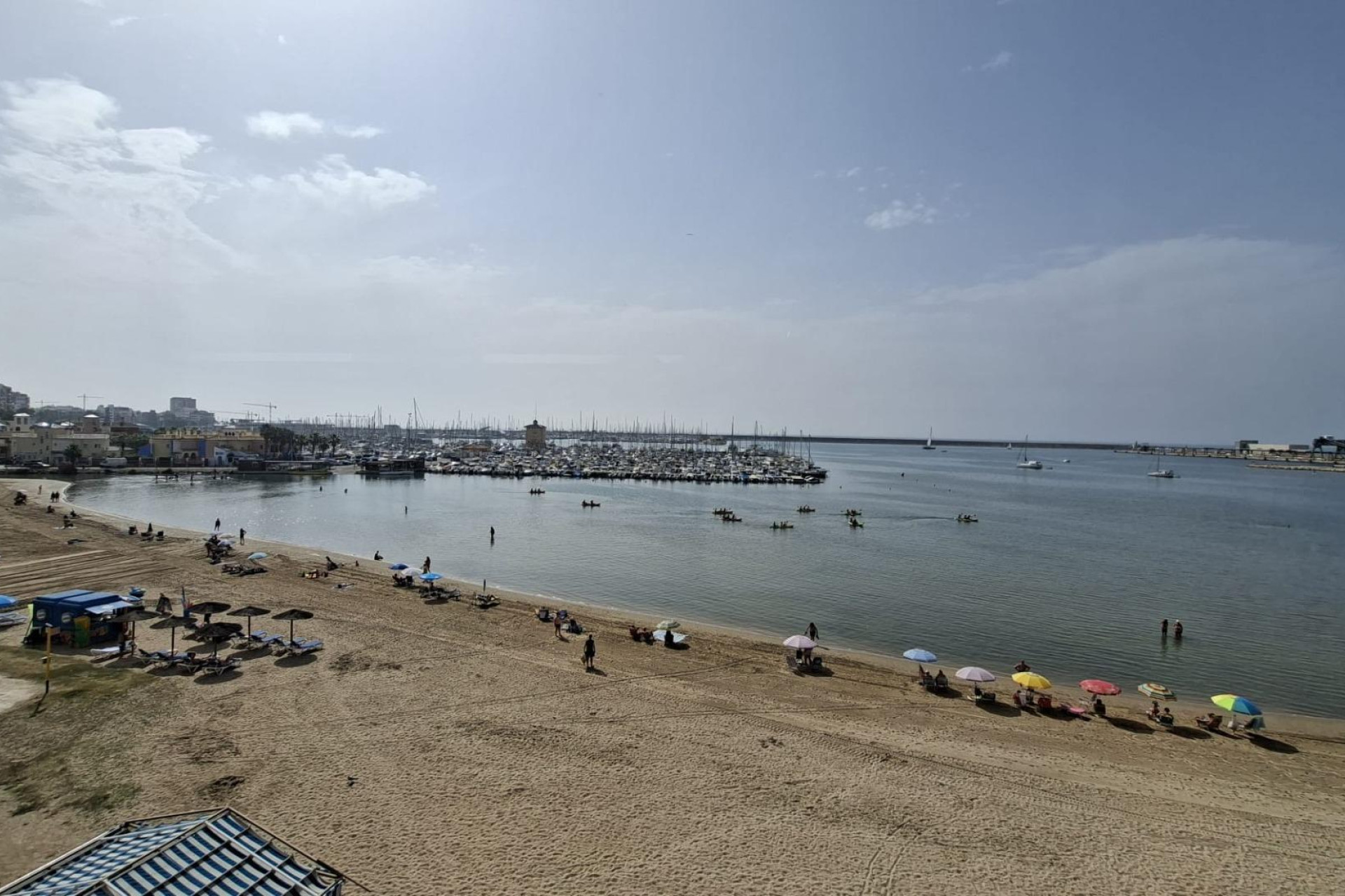 Herverkoop - Plat -
Torrevieja - Acequion
