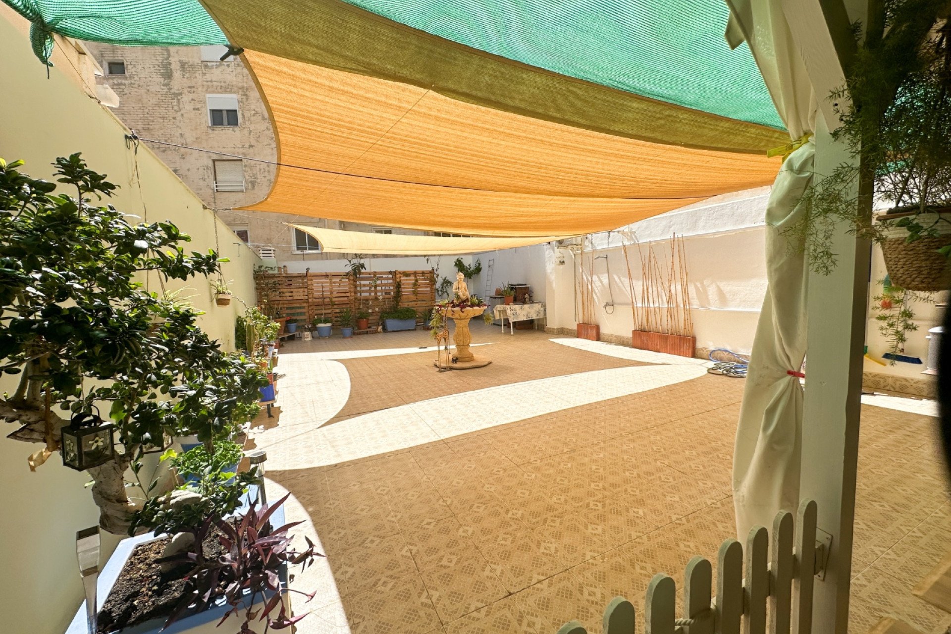 Herverkoop - Plat -
Torrevieja - Center