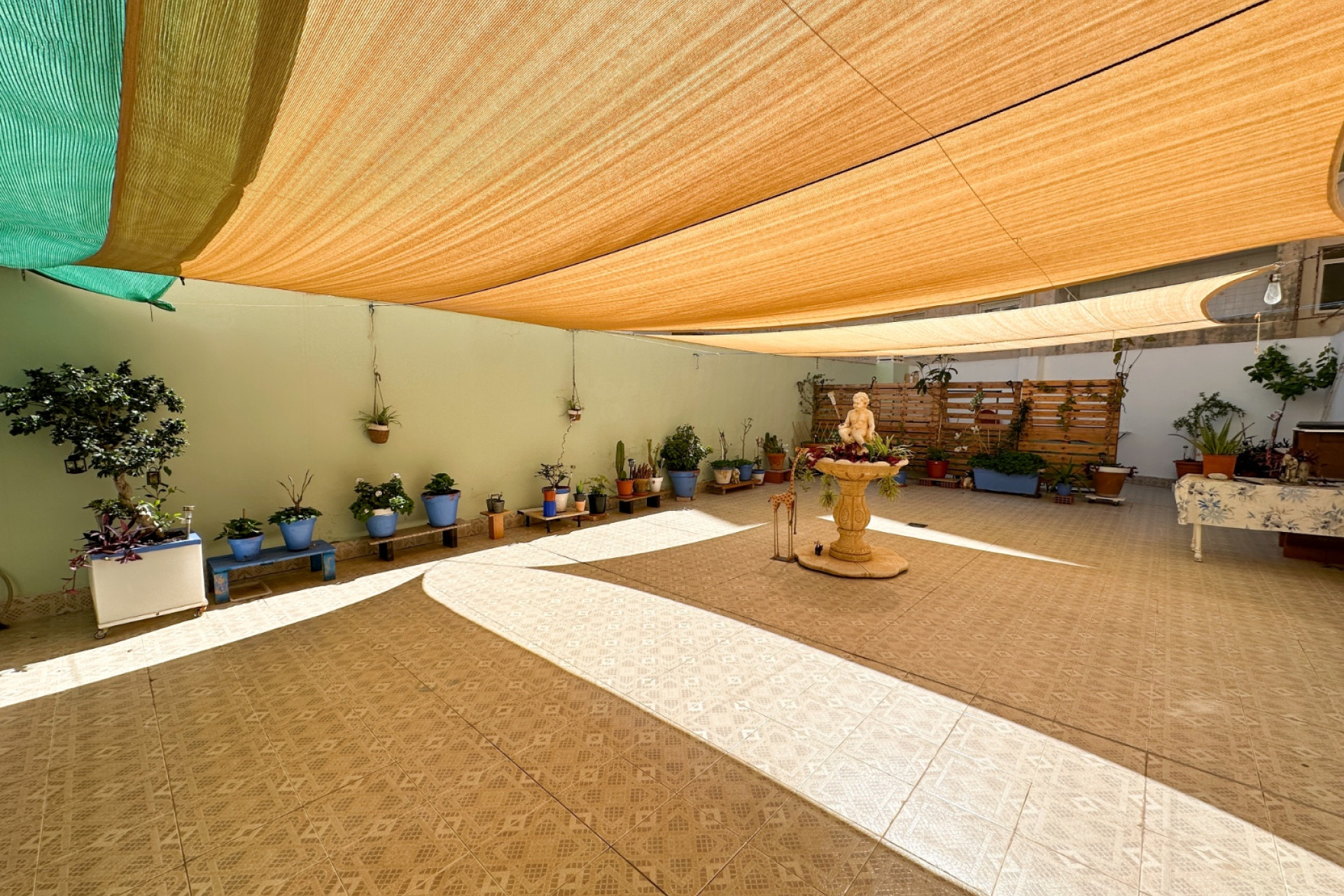 Herverkoop - Plat -
Torrevieja - Center