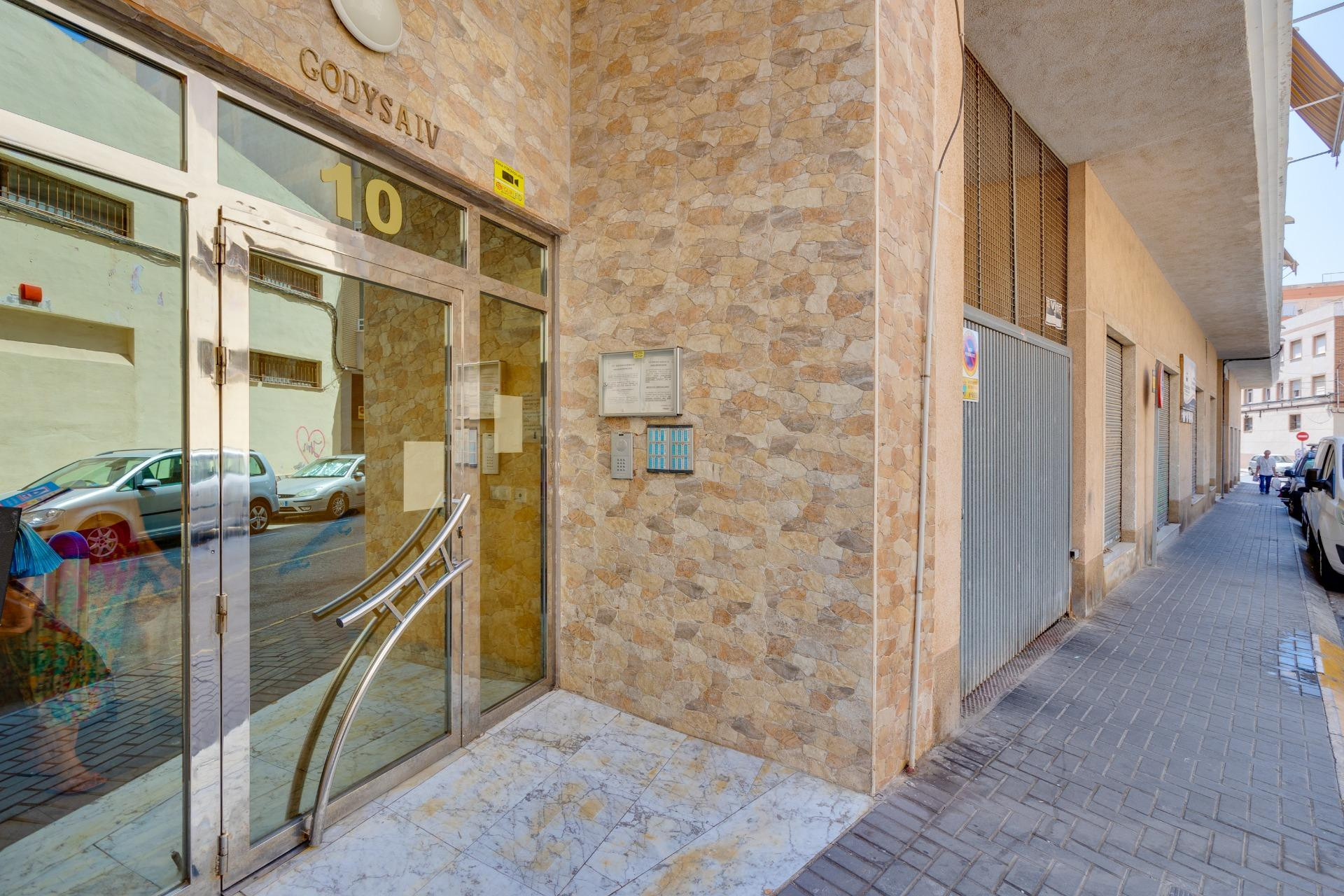 Herverkoop - Plat -
Torrevieja - Centro