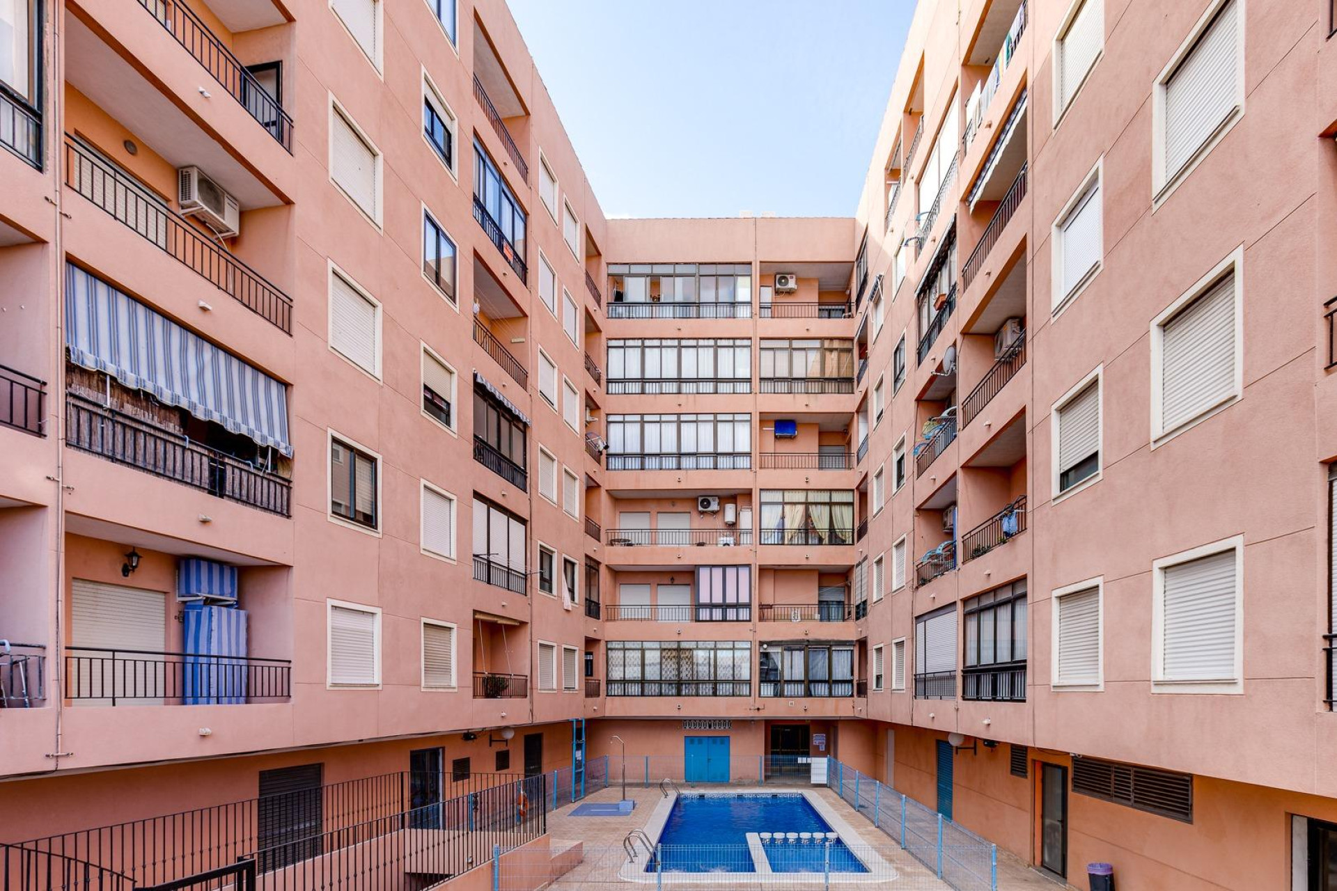 Herverkoop - Plat -
Torrevieja - Centro