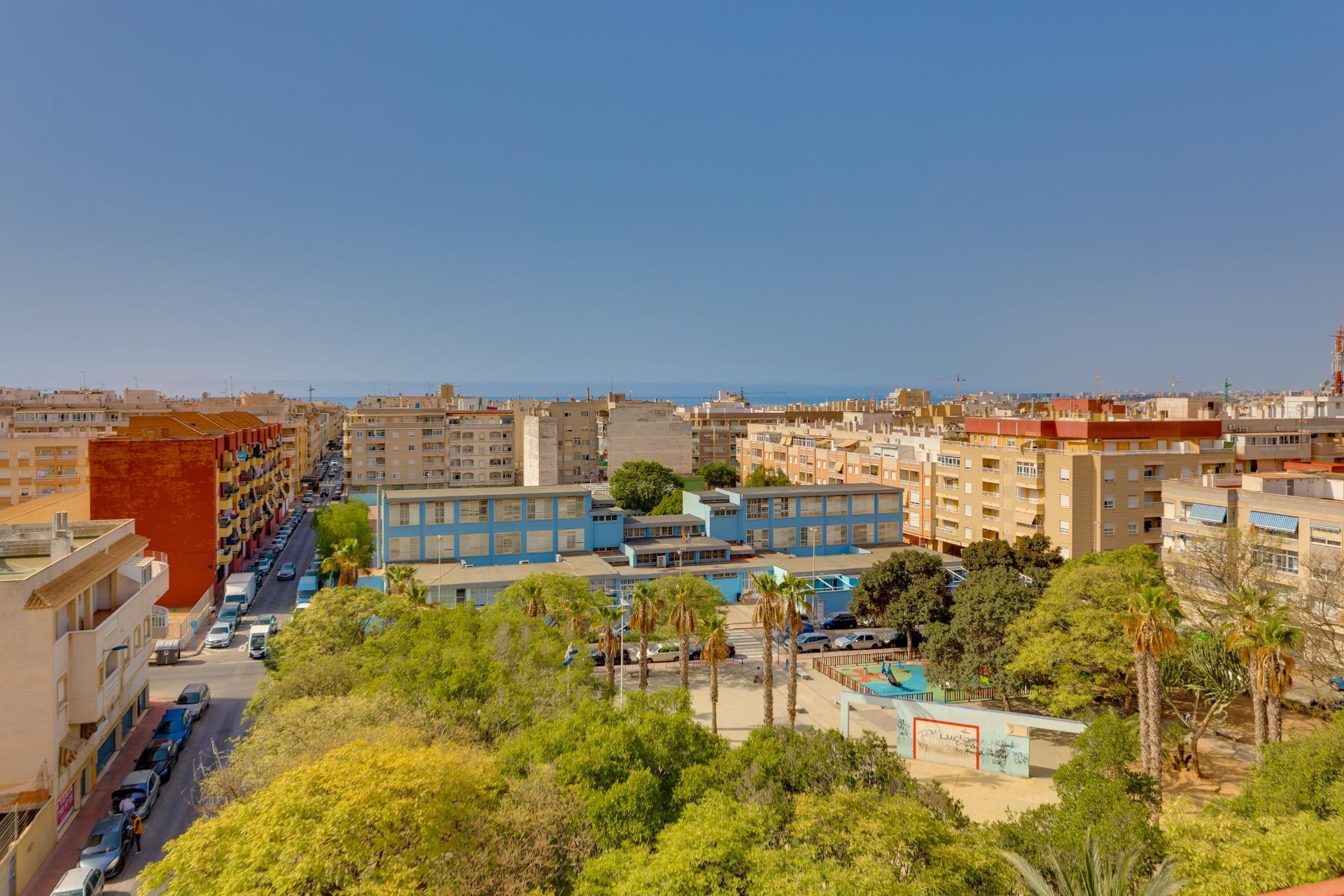 Herverkoop - Plat -
Torrevieja - Centro