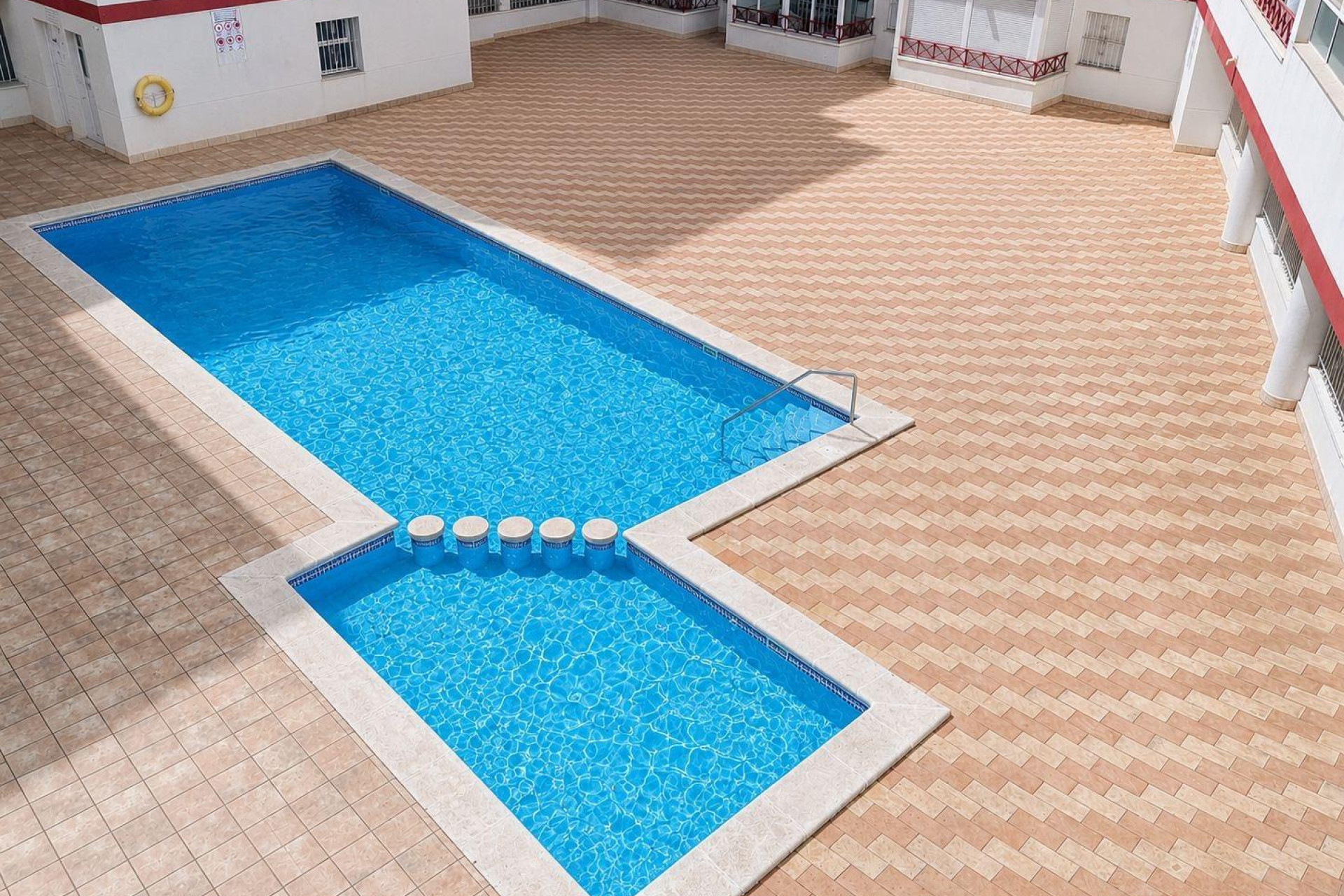 Herverkoop - Plat -
Torrevieja - Centro