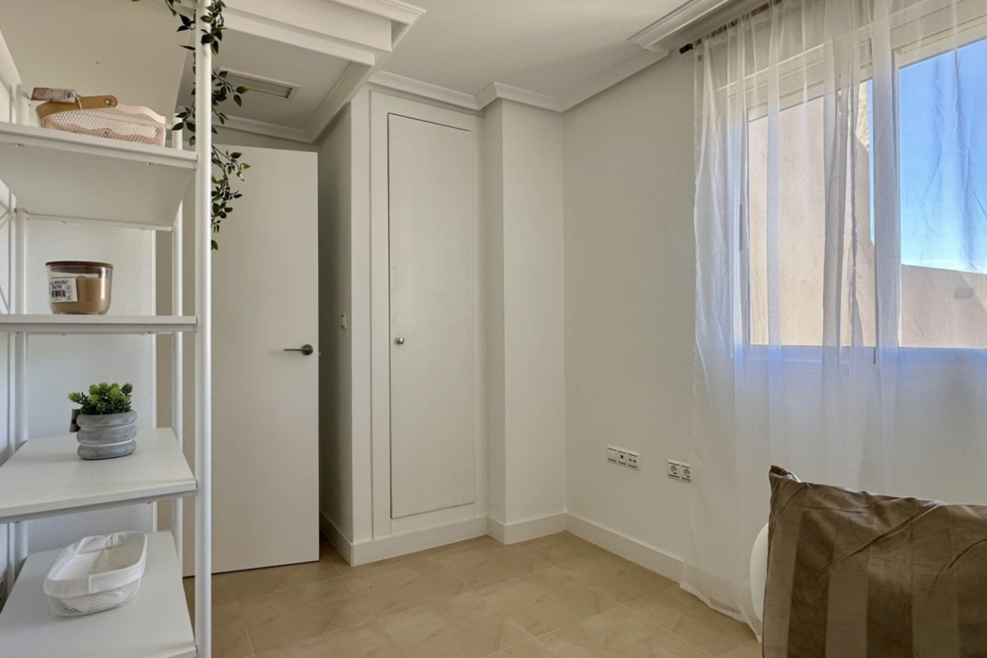 Herverkoop - Plat -
Torrevieja - Costa Blanca