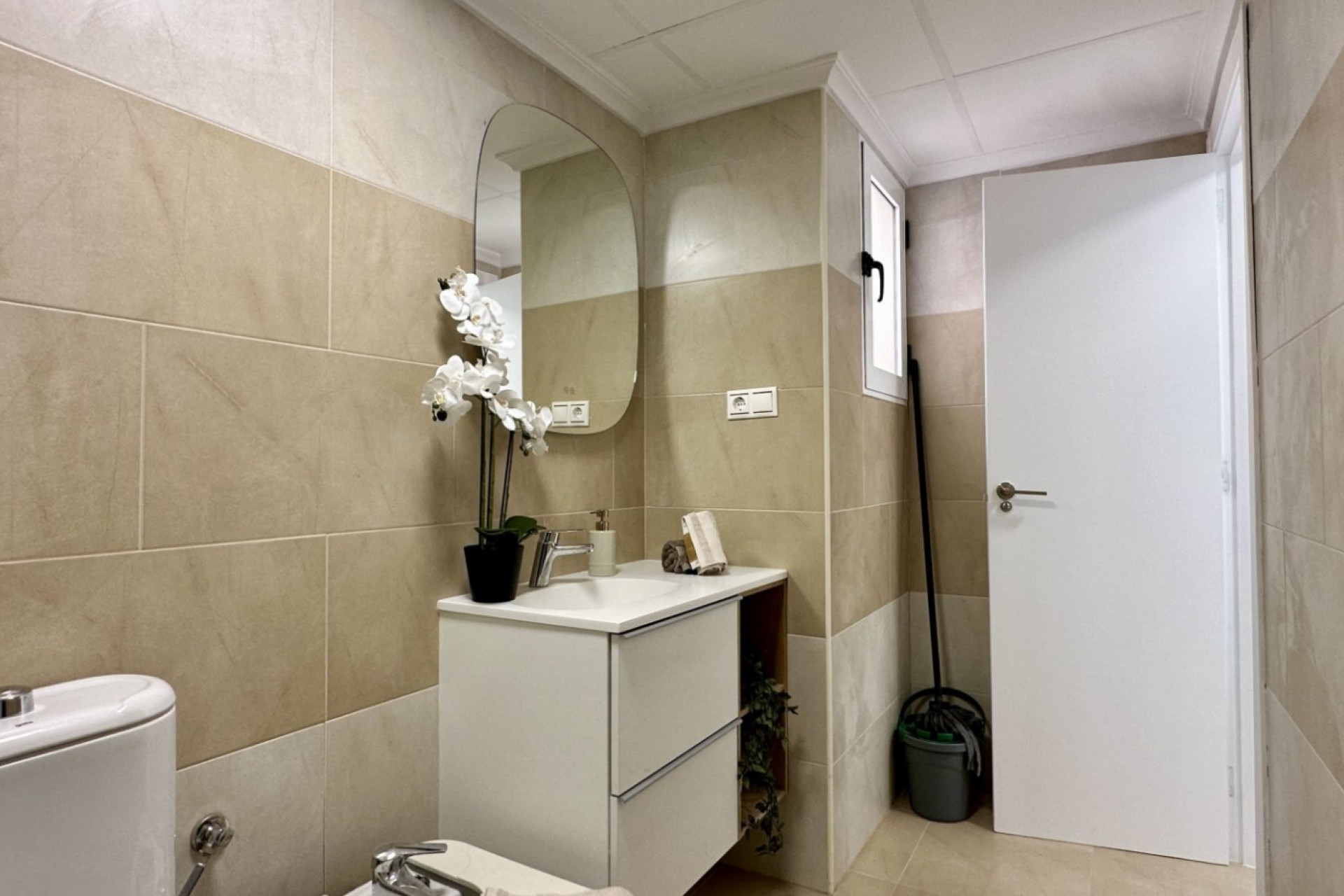 Herverkoop - Plat -
Torrevieja - Costa Blanca