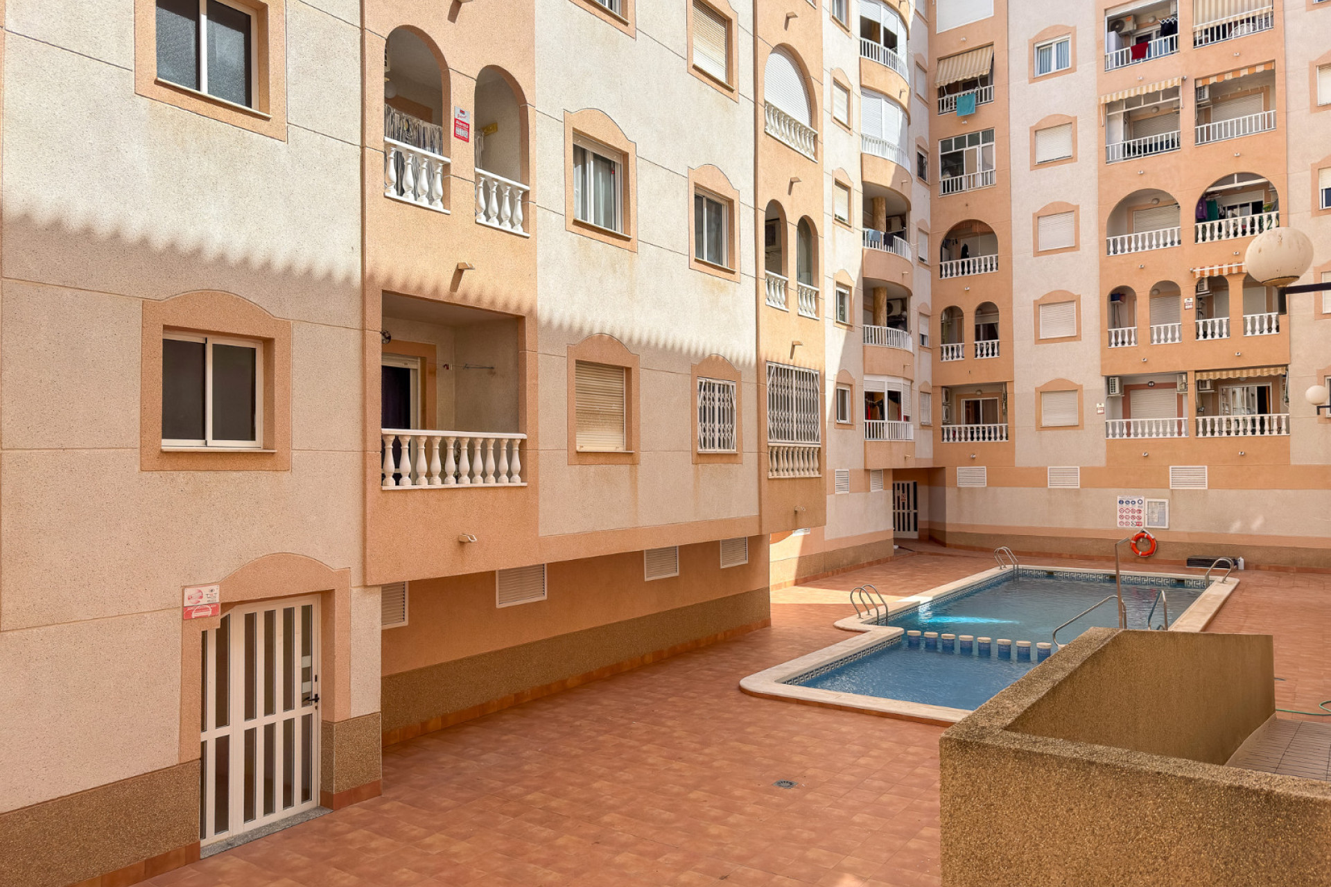 Herverkoop - Plat -
Torrevieja - El Molino