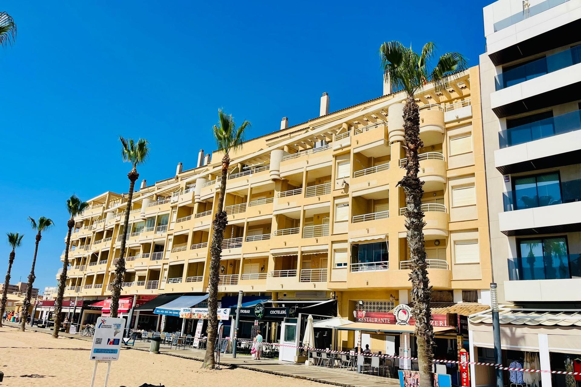 Herverkoop - Plat -
Torrevieja - La Mata