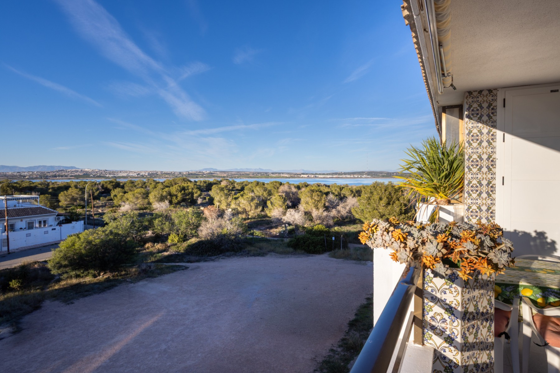 Herverkoop - Plat -
Torrevieja - La Siesta