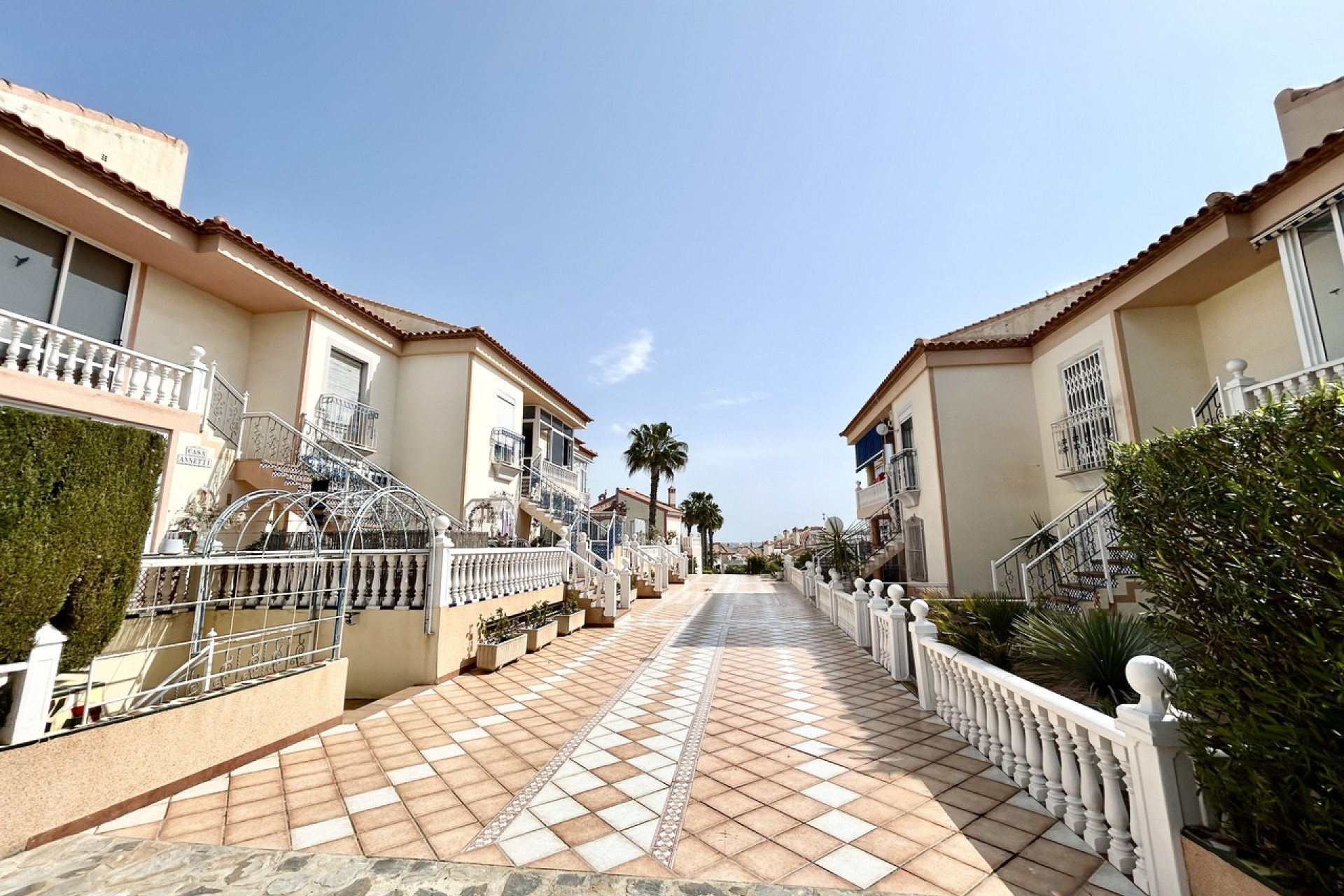 Herverkoop - Plat -
Torrevieja - Los Altos