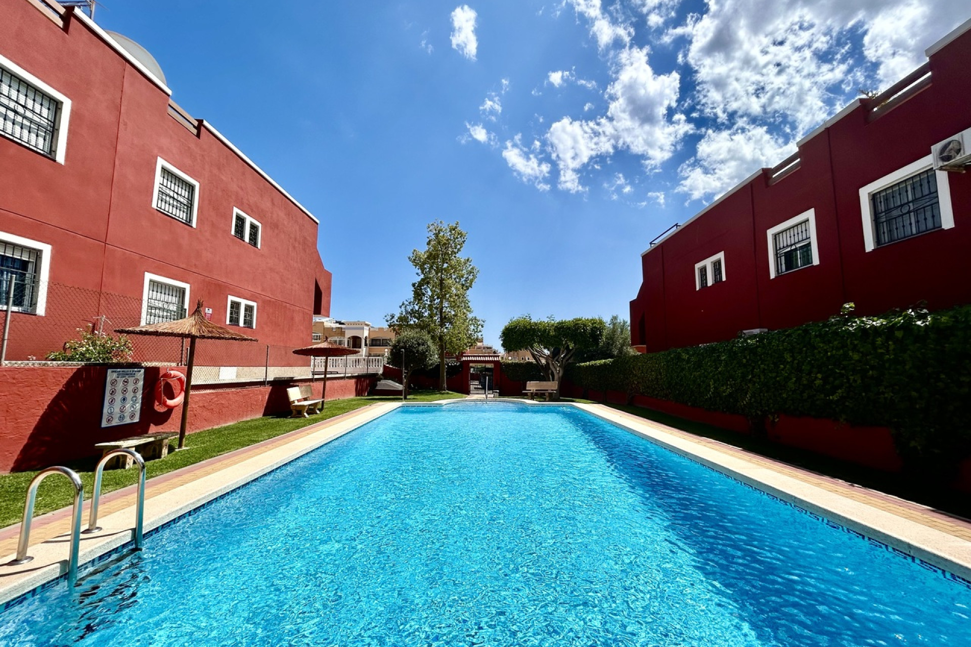 Herverkoop - Plat -
Torrevieja - Los Altos
