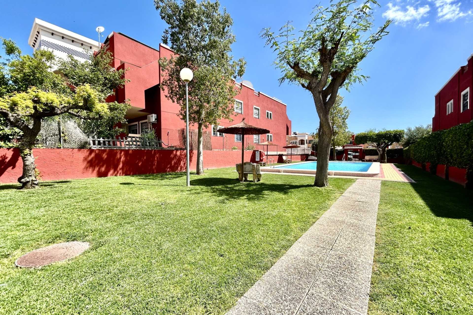 Herverkoop - Plat -
Torrevieja - Los Altos