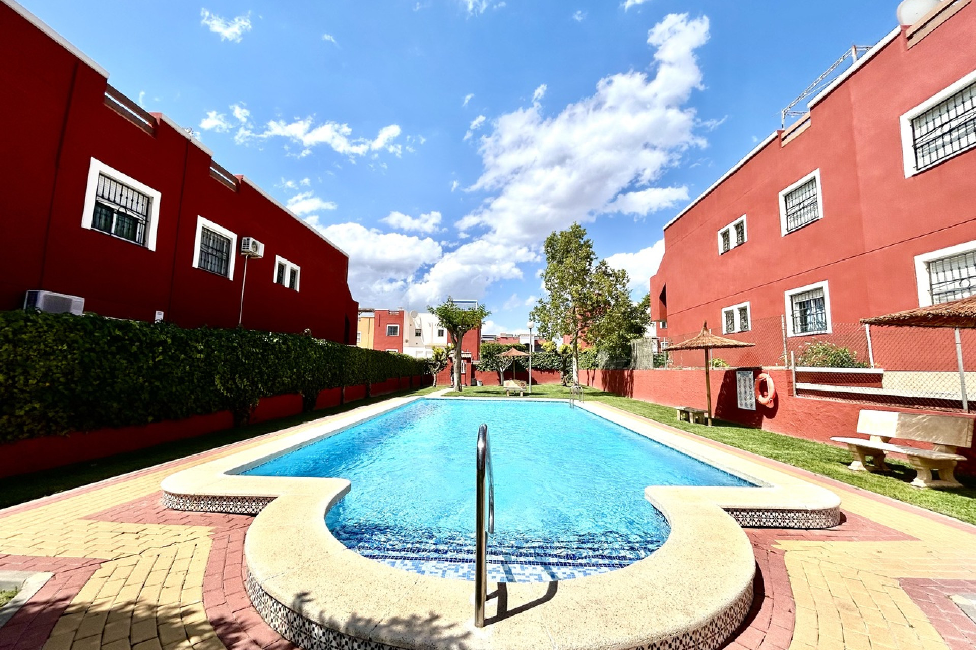 Herverkoop - Plat -
Torrevieja - Los Altos