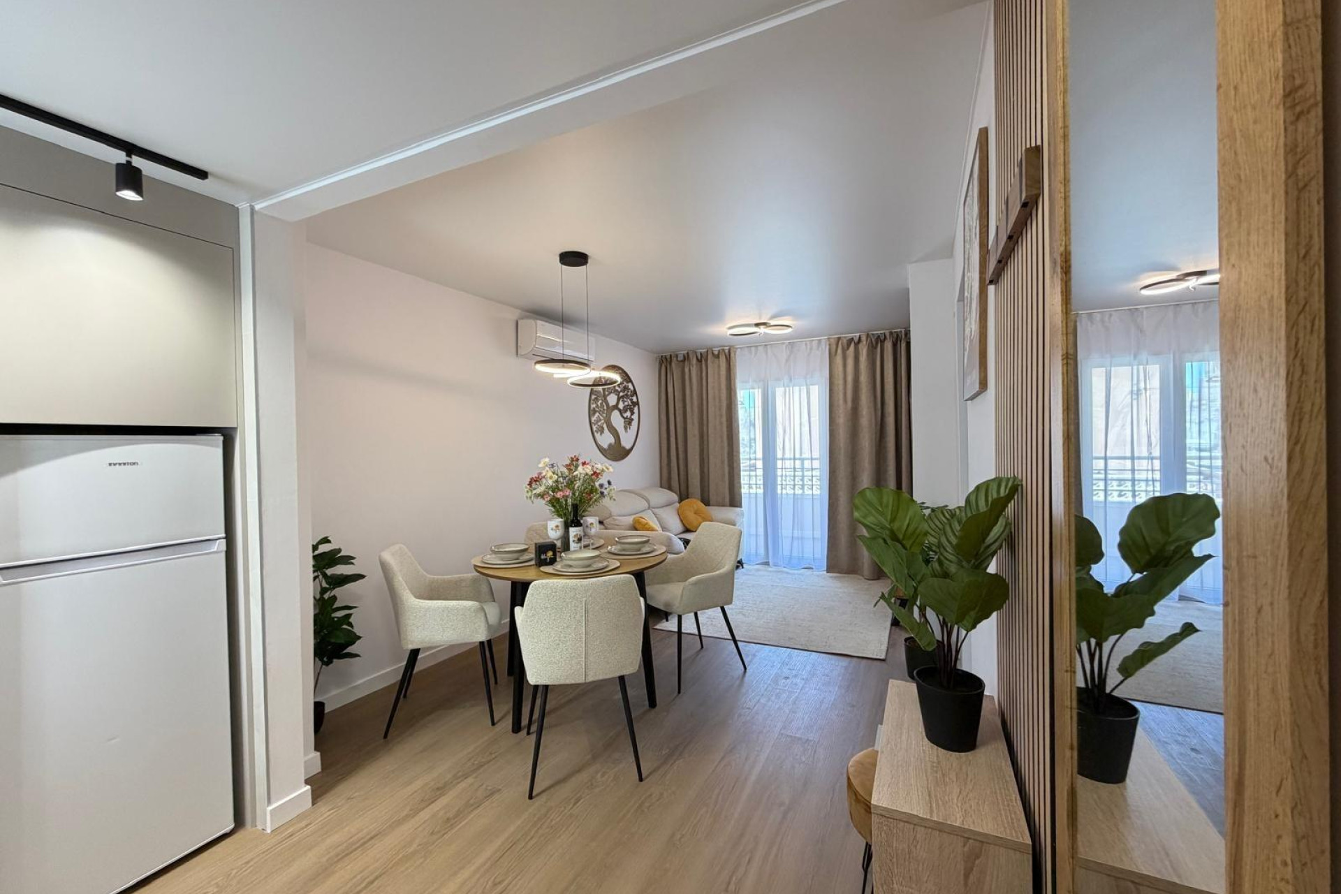 Herverkoop - Plat -
Torrevieja - Nueva Torrevieja