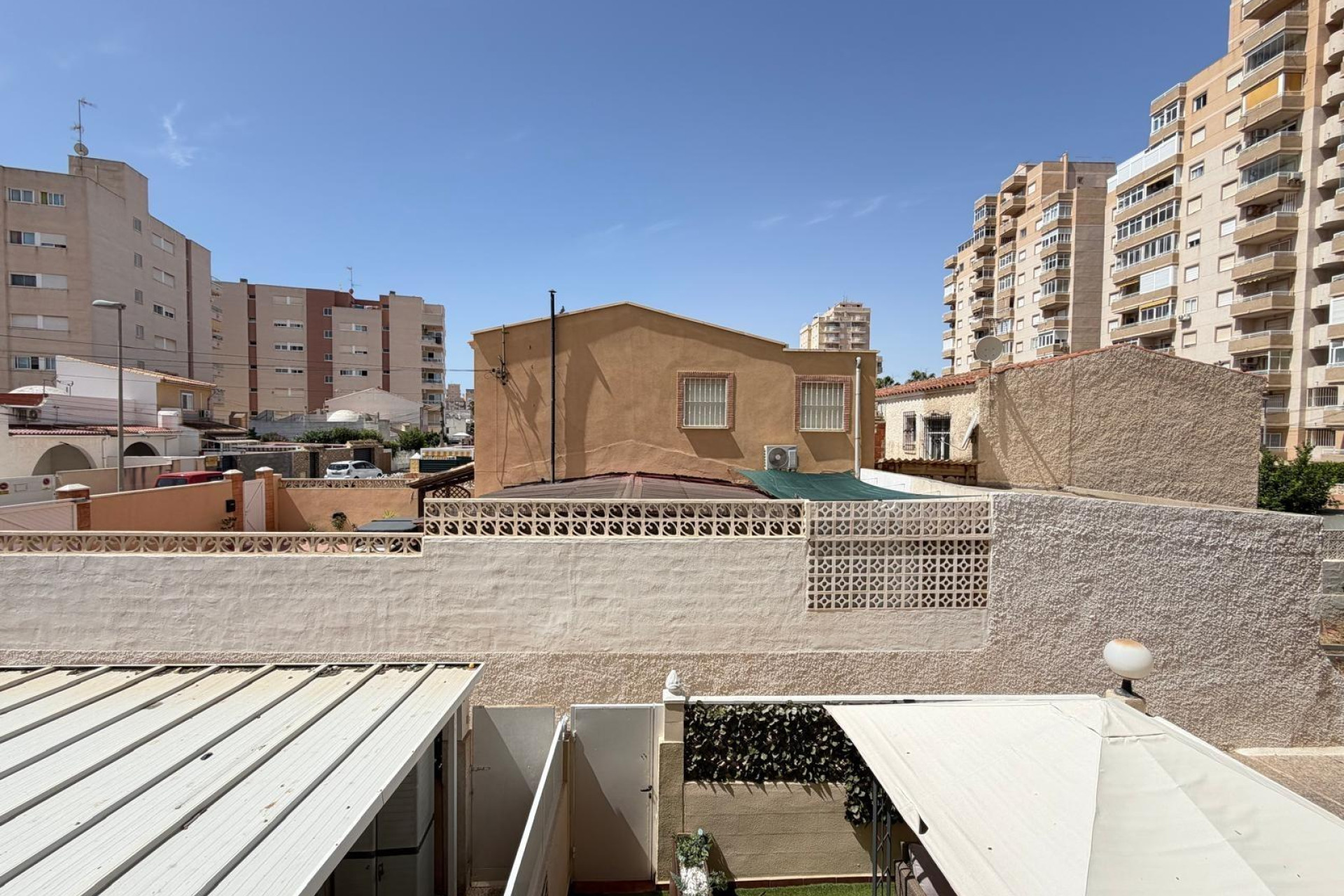 Herverkoop - Plat -
Torrevieja - Nueva Torrevieja