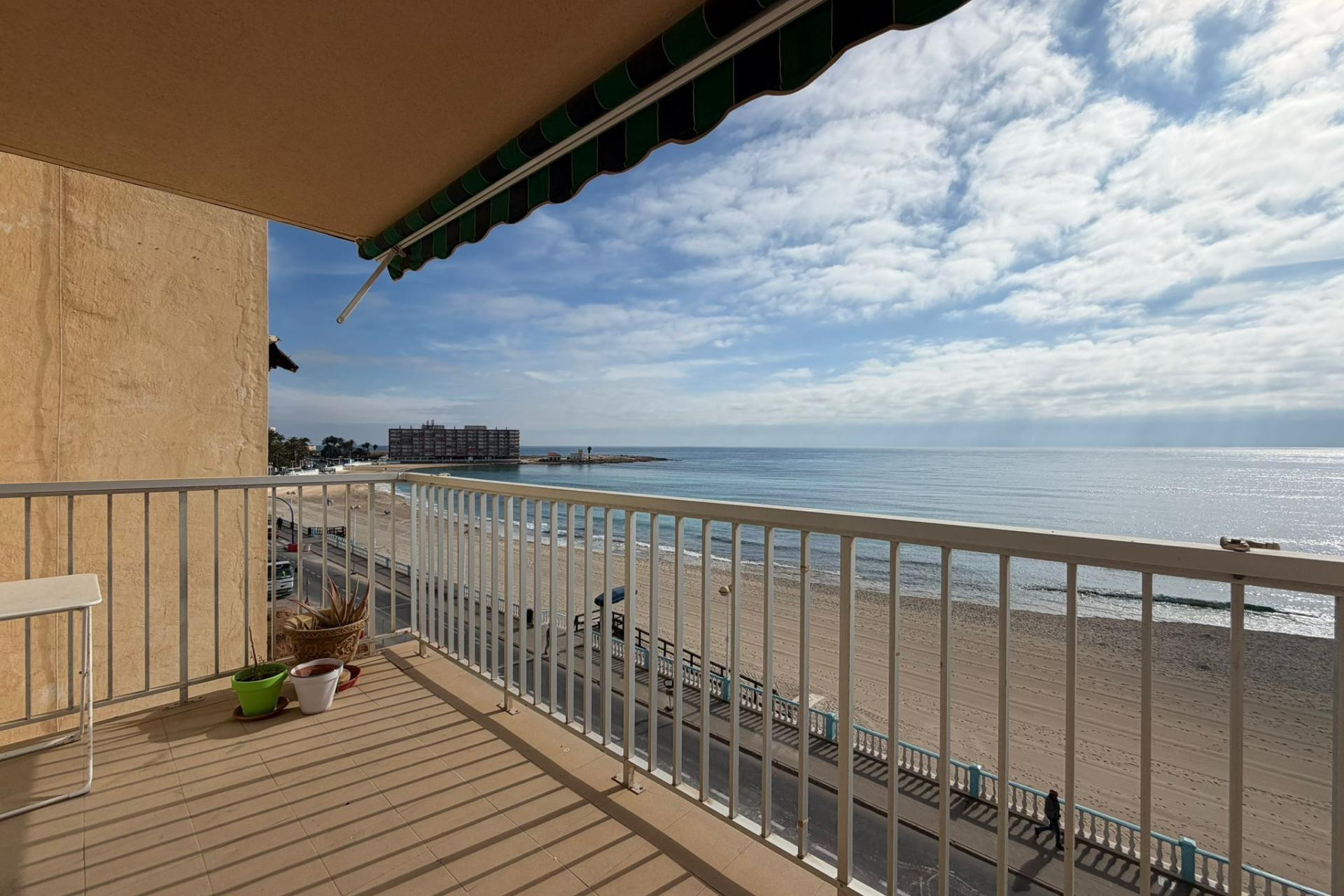 Herverkoop - Plat -
Torrevieja - Playa de los Locos