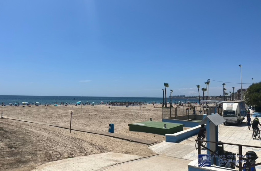 Herverkoop - Plat -
Torrevieja - Playa Los Naufragos