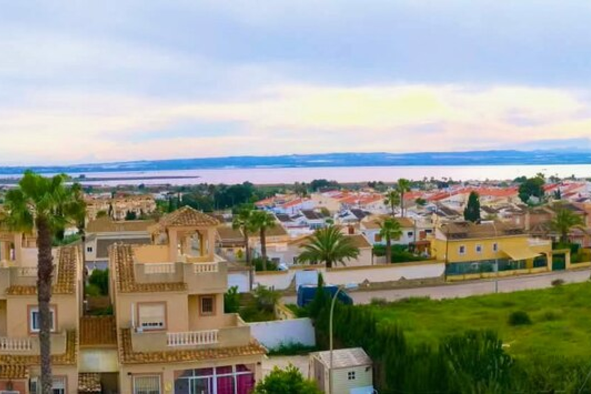 Herverkoop - Plat -
Torrevieja, San Luis - Costa Blanca