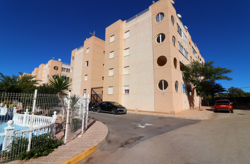 Herverkoop - Plat -
Torrevieja - San Luis
