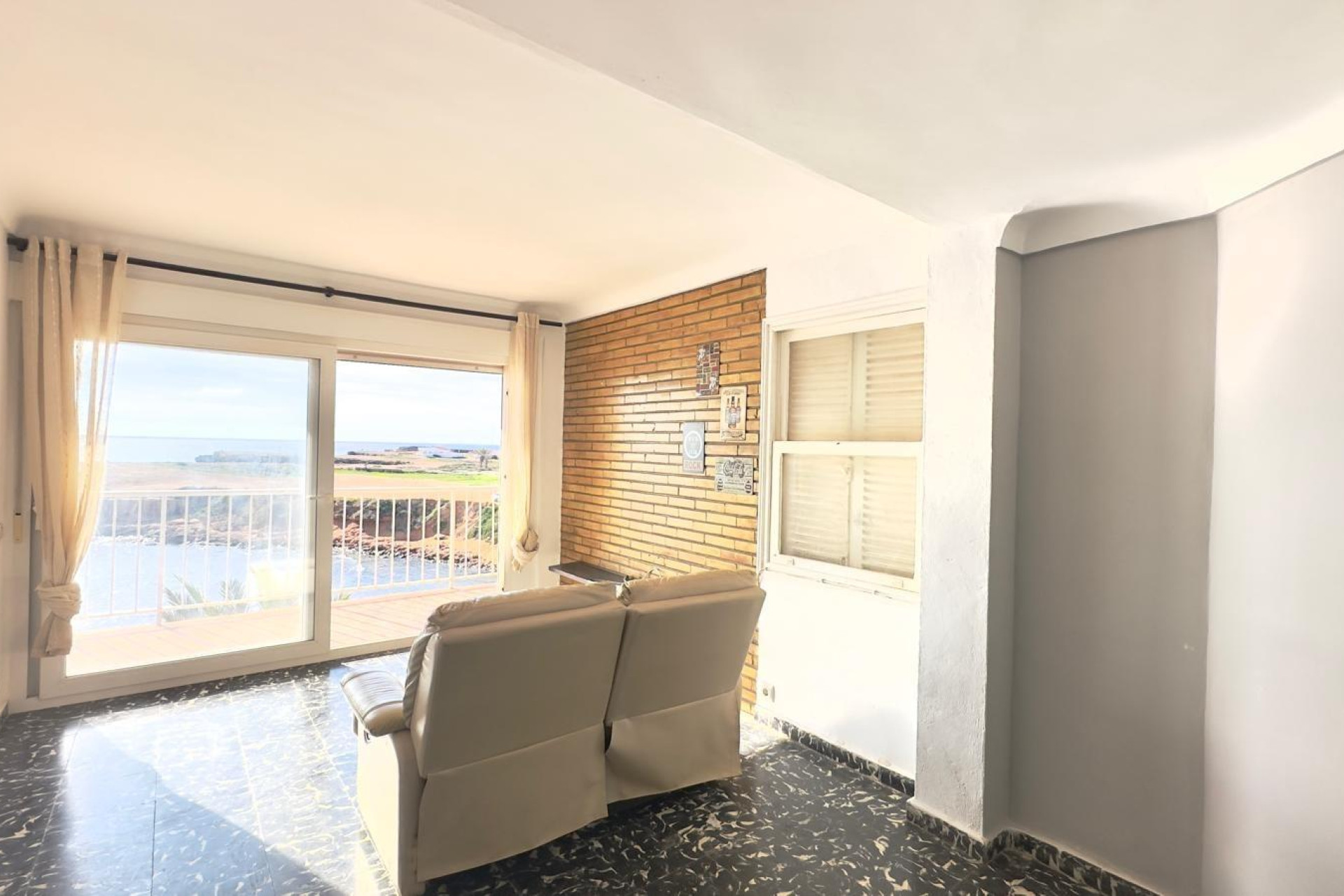 Herverkoop - Plat -
Torrevieja - Zona Los Frutales