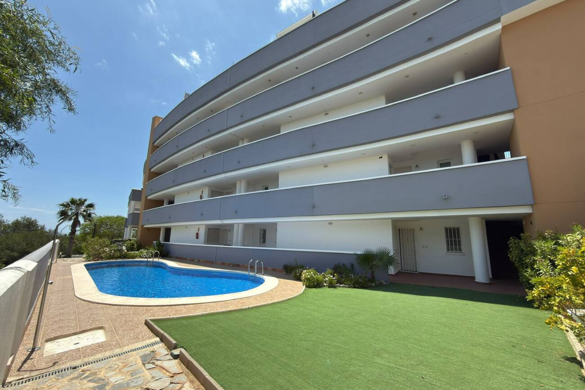 Herverkoop - Plat -
Villamartín - Costa Blanca