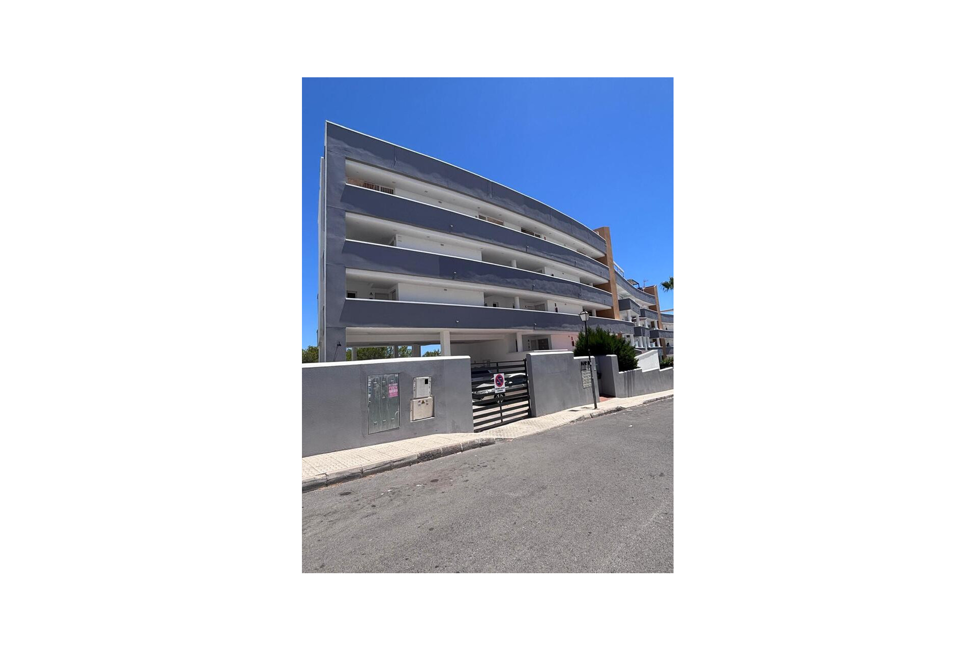 Herverkoop - Plat -
Villamartín - Costa Blanca
