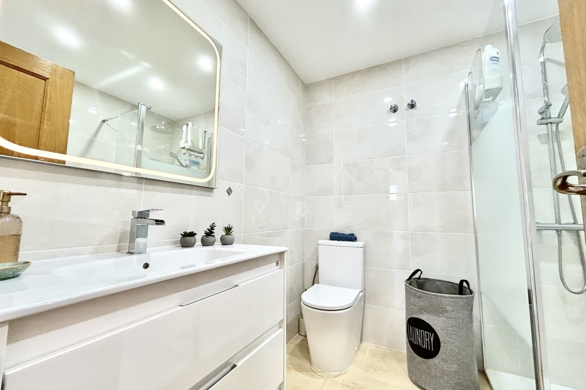 Herverkoop - Plat -
Villamartín