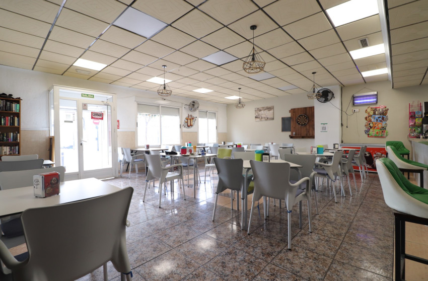 Herverkoop - Reclame -
Formentera del Segura - Formentera - Village