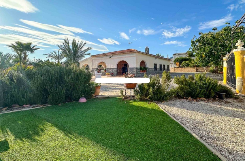 Herverkoop - Villa -
Albatera - ALBATERA