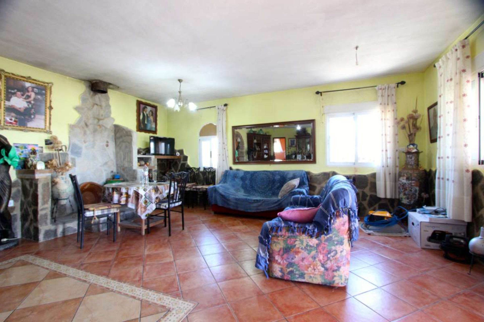 Herverkoop - Villa -
Albudeite - Inland