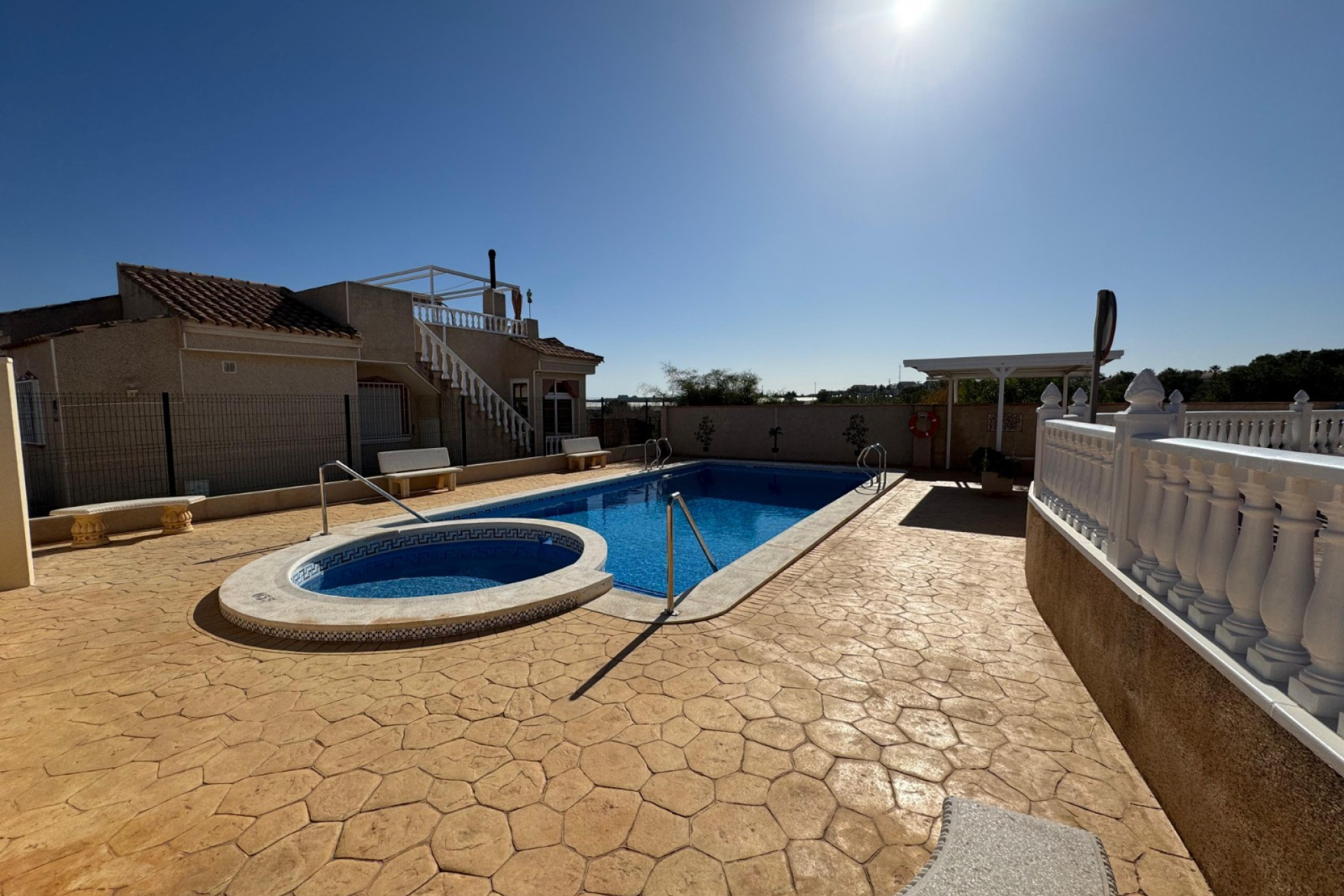 Herverkoop - Villa -
Algorfa - Inland
