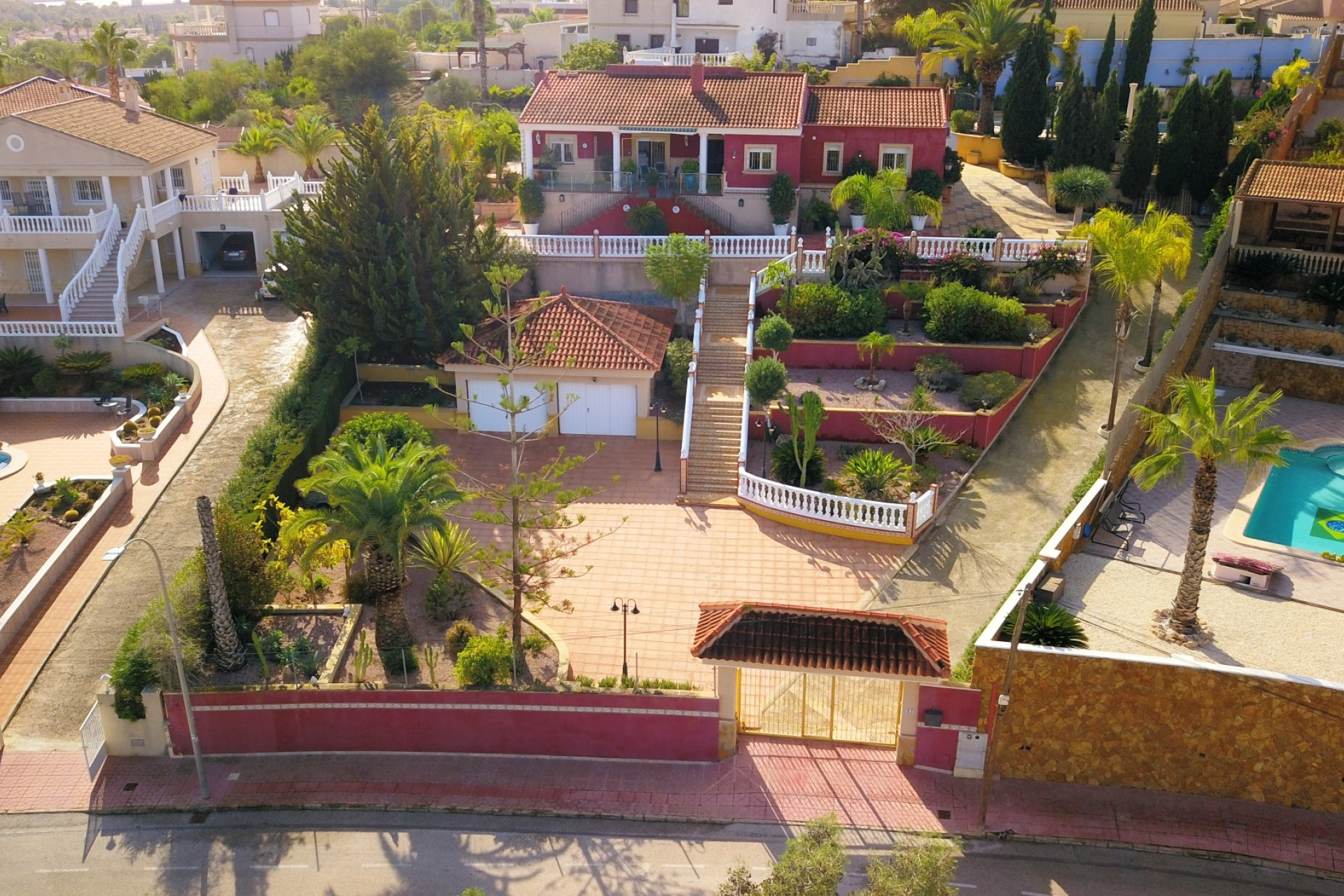 Herverkoop - Villa -
Algorfa